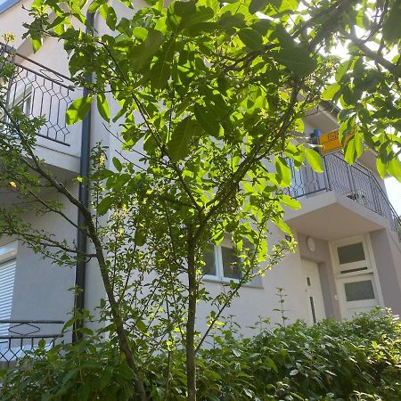 Apartment GardenView - New! Krk Town Exterior foto