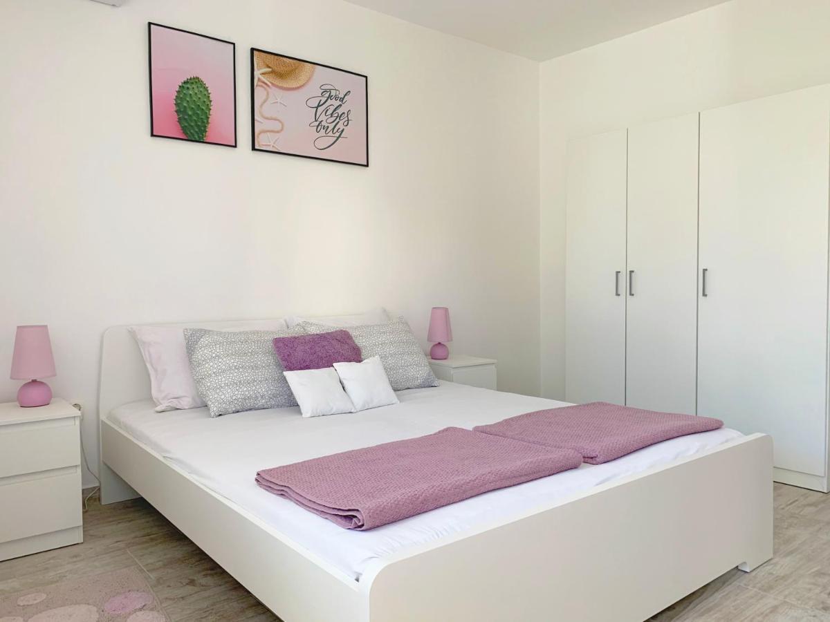 Apartment GardenView - New! Krk Town Exterior foto
