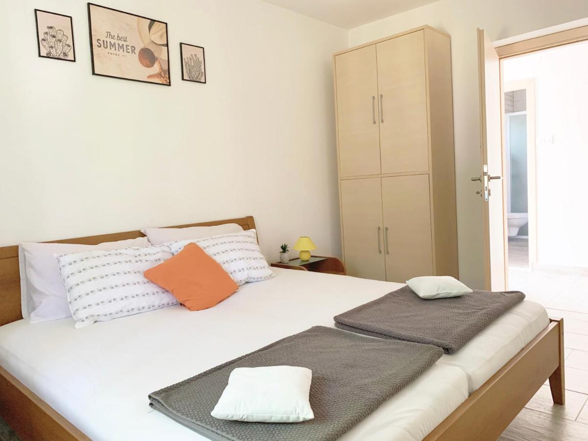 Apartment GardenView - New! Krk Town Exterior foto